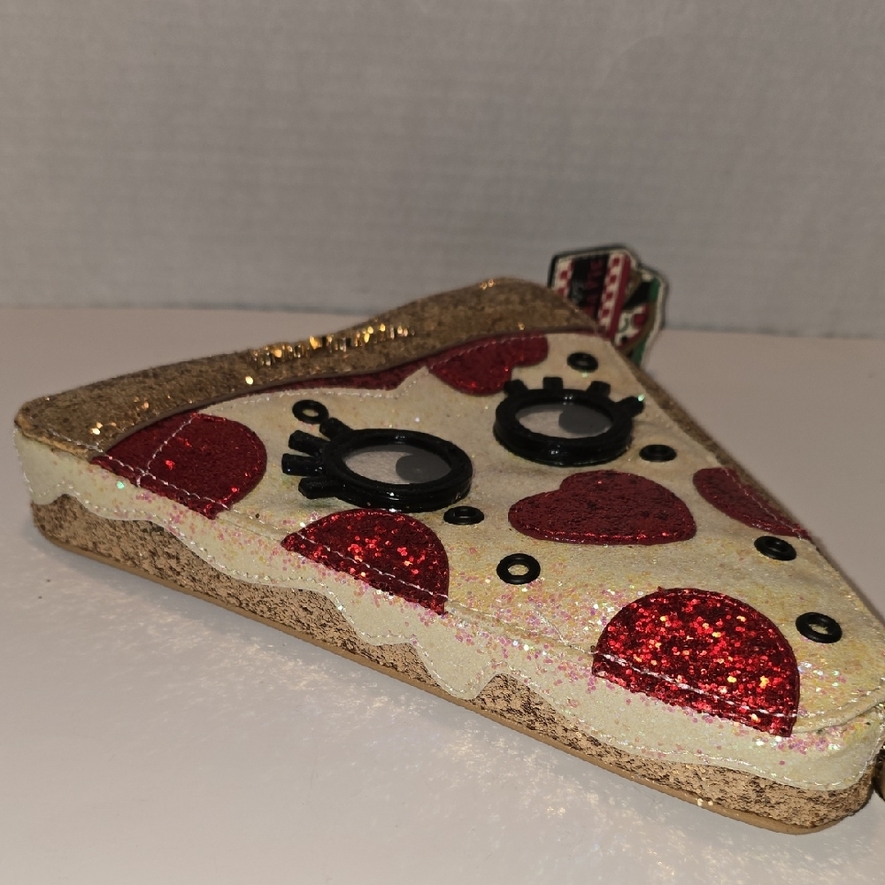 Betsey Johnson Betsey Johnson Say Cheese Pizza Slice Wristlet. - Picture 10 of 10